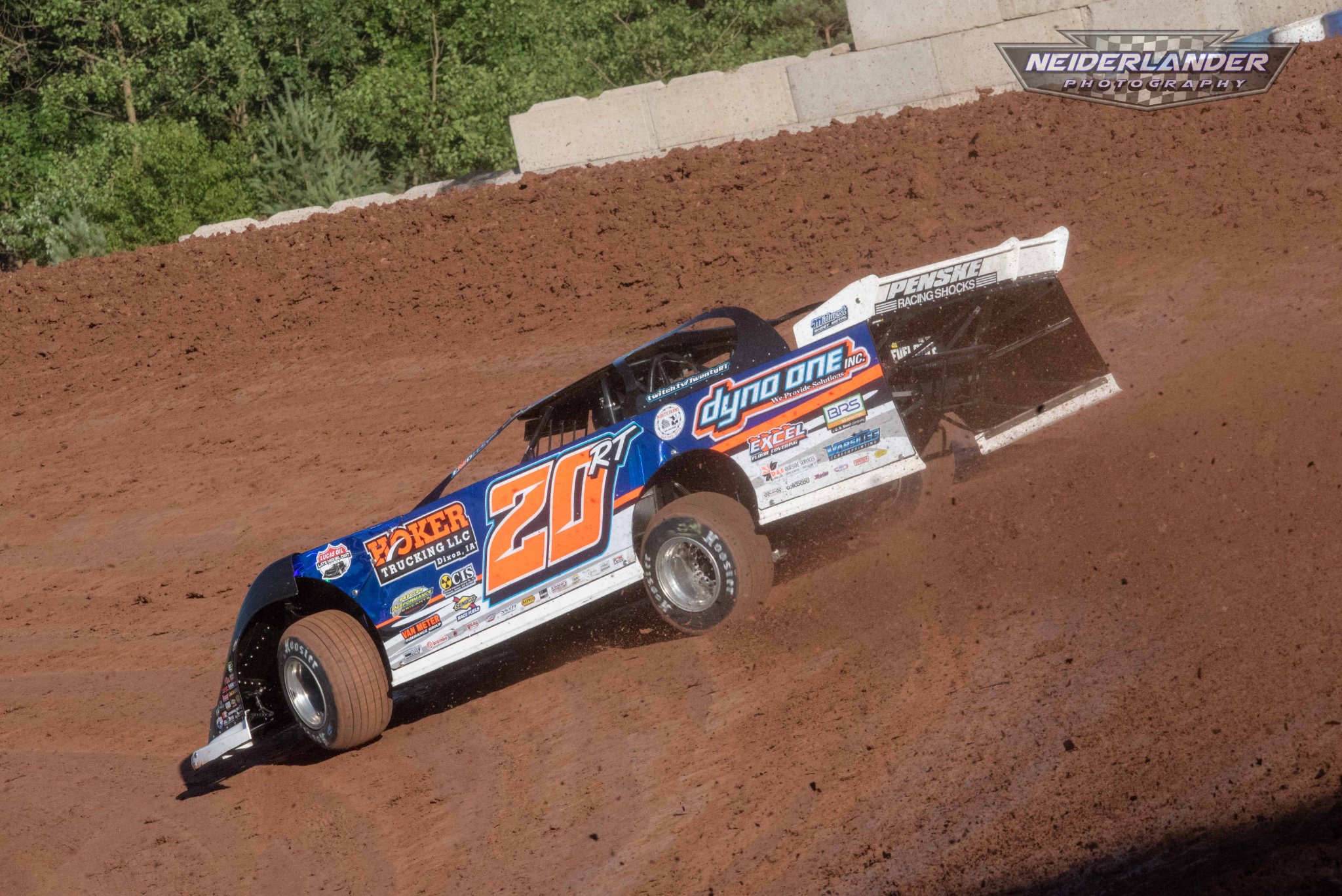 Dirt Late Model 20rt driven by Ricky Thornton